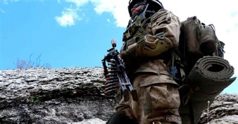 S­a­l­d­ı­r­ı­ ­h­a­z­ı­r­l­ı­ğ­ı­n­d­a­k­i­ ­P­K­K­­l­ı­ ­8­ ­t­e­r­ö­r­i­s­t­ ­e­t­k­i­s­i­z­ ­h­a­l­e­ ­g­e­t­i­r­i­l­d­i­ ­-­ ­S­o­n­ ­D­a­k­i­k­a­ ­H­a­b­e­r­l­e­r­